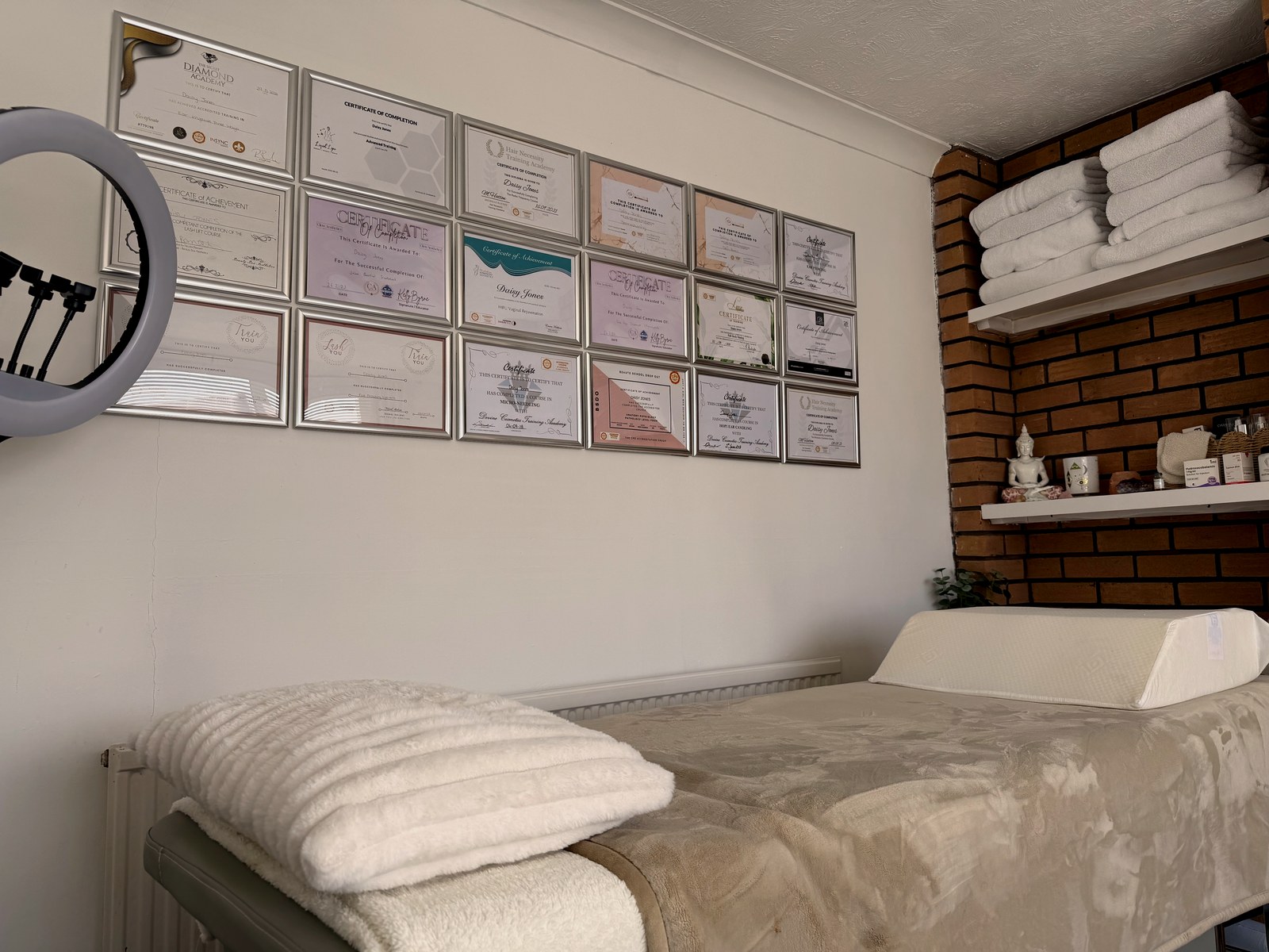 Laser Whites beauty therapist qualifications and certificates